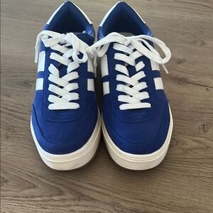 Women’s platform tennis shoes